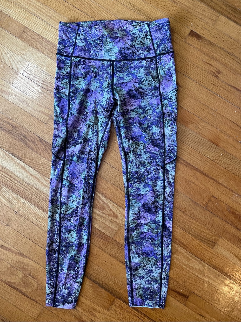lululemon athletica fast and free size 8 Purple Multi-Print High-Rise Leggings